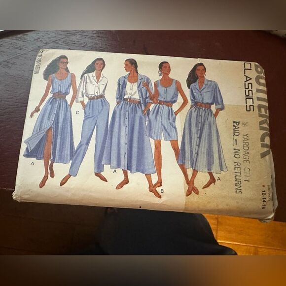 VINTAGE UNCUT BUTTERICK WOMENS SEWING PATTERNS #4928 - Picture 1 of 4